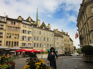 The image from Place du Bourg de Four